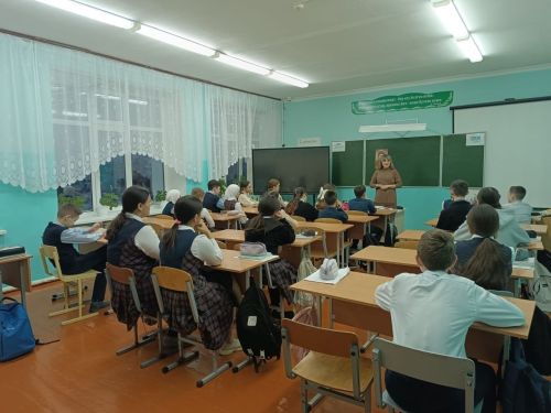 Балтач мәктәбе укучылары Каюм Насыйри эзләреннән атлады