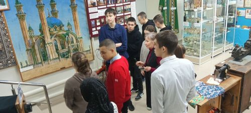 Смәел укучылары музейда кунакта