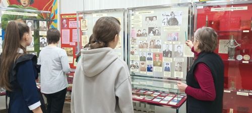 Смәел укучылары музейда кунакта