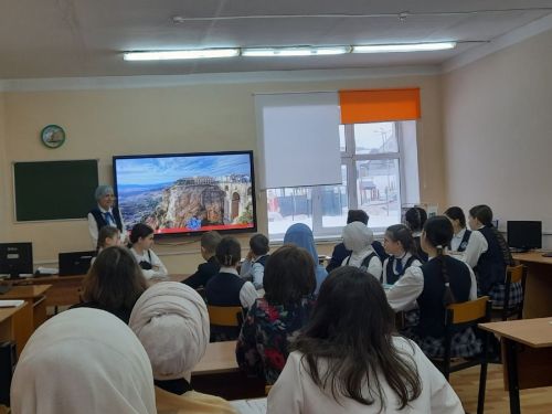 Норма мәктәбенә Казан университеты укытучылары кайтты