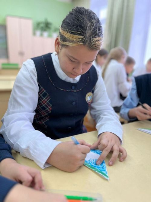 «Фронттагылар безнең хатларны бик көтәләр!»