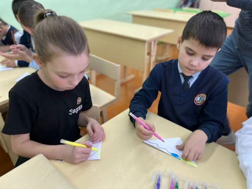 «Фронттагылар безнең хатларны бик көтәләр!»