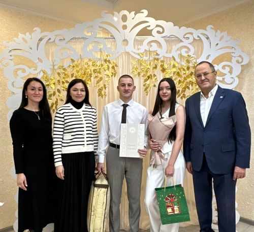 Балтачта контрактчы егет сөйгәне белән кавышты