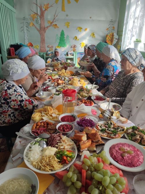 Шода мәктәбендә Өлкәннәр көне уңаеннан Коръән укылган
