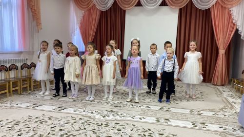 «Каенкай» балалар бакчасы үз өлкәннәрен хөрмәтләде