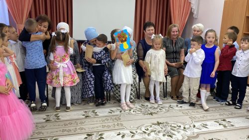 «Каенкай» балалар бакчасы үз өлкәннәрен хөрмәтләде