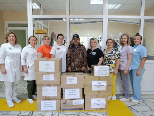 Балтач үзәк хастаханәсе коллективы махсус хәрби операциядә катнашучылар өчен гуманитар ярдәм җыйды