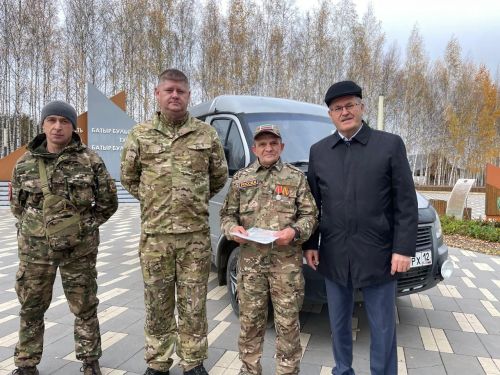 Балтач районы башлыгы махсус хәрби операциядәге хәрби частька «Газель» машинасы бүләк итте