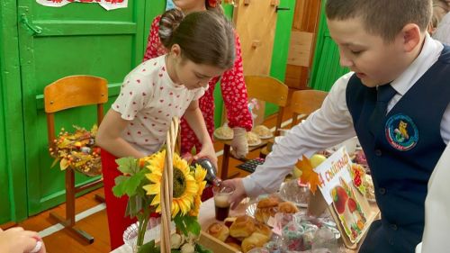 Бакый Зыятдинов исемендәге гимназиядә көзге ярминкә узды
