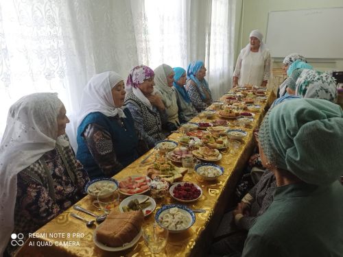 Фәйрүзә Зәкиева элеккеге хезмәттәшләрен кунакка җыйган