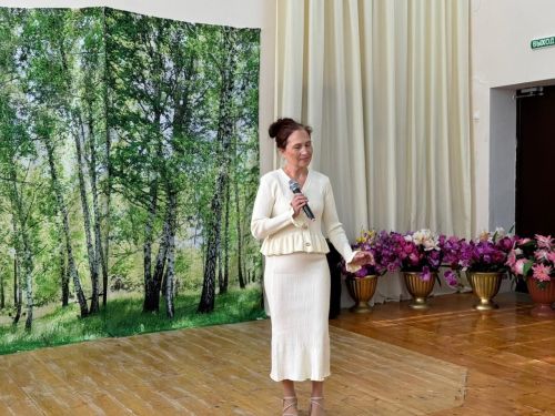 Чапшар авыл клубында Өлкәннәр көне уңаеннан,  «Урыныгыз булсын гел түрдә дип исемләнгән бәйрәм чарасы үткән