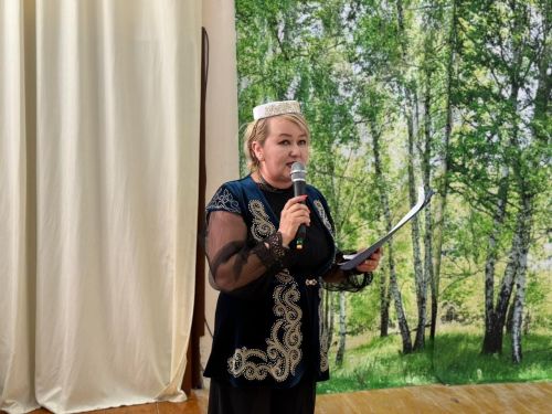 Чапшар авыл клубында Өлкәннәр көне уңаеннан,  «Урыныгыз булсын гел түрдә дип исемләнгән бәйрәм чарасы үткән