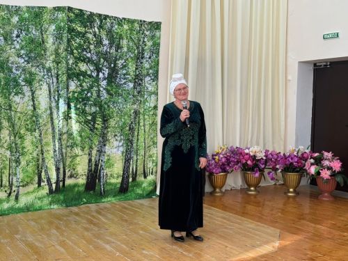 Чапшар авыл клубында Өлкәннәр көне уңаеннан,  «Урыныгыз булсын гел түрдә дип исемләнгән бәйрәм чарасы үткән