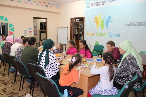 «Факел» клубына әбиләр һәм нәниләр җыелган
