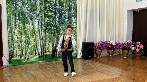 Чапшар авыл клубында Өлкәннәр көне уңаеннан,  «Урыныгыз булсын гел түрдә дип исемләнгән бәйрәм чарасы үткән