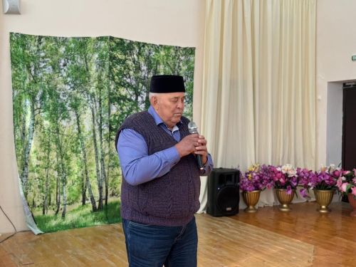 Чапшар авыл клубында Өлкәннәр көне уңаеннан,  «Урыныгыз булсын гел түрдә дип исемләнгән бәйрәм чарасы үткән