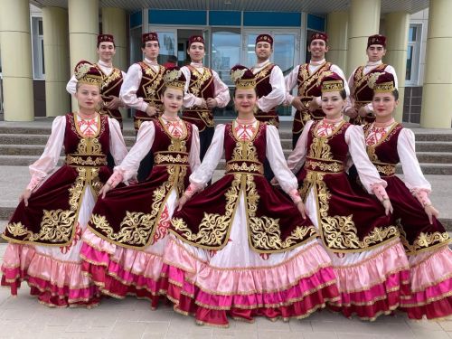 Балтачта укытучылар һәм тәрбиячеләрне хөрмәтләделәр