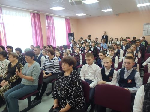 Нөнәгәрдә Укытучылар көненә мөгаллимнәргә сюрприз ясаганнар