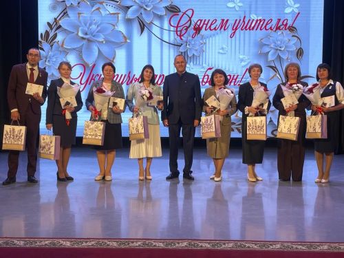 Балтачта укытучылар һәм тәрбиячеләрне хөрмәтләделәр