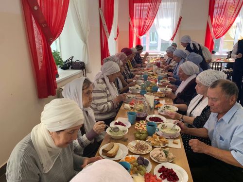 Балтач урта мәктәбендә Өлкәннәр көне уңаеннан Коръән ашы узды
