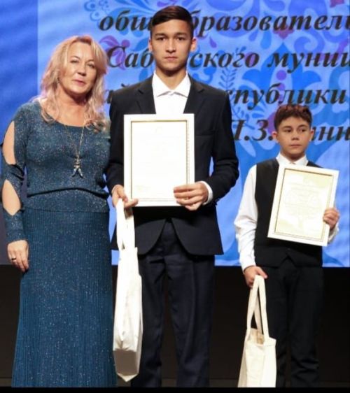 Риназ «Минем шәҗәрәм» - «Моя родословная» генеалогик тикшеренүләр конкурсында җиңү яулады