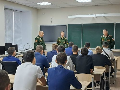 Арча аграр сәнәгать һөнәр көллиятенең икенче филиалында хәрби академиясе вәкилләре белән очрашу булды