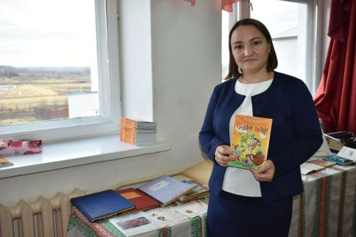 Николай Никифоров лыдӟисьёсыз доры «Гондыр эктон» книгаеныз берытскиз