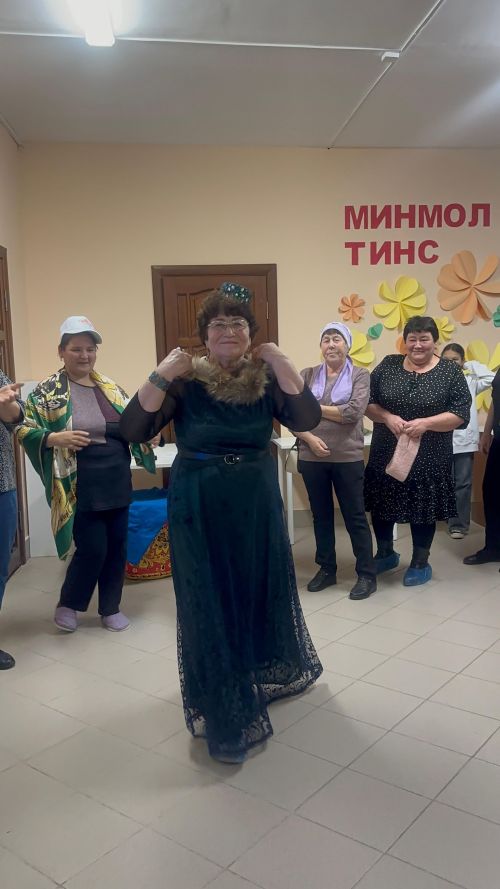 «Факел» клубында «Әниләрдә күңел җылысы» дип исемләнгән бәйрәм чарасы узды