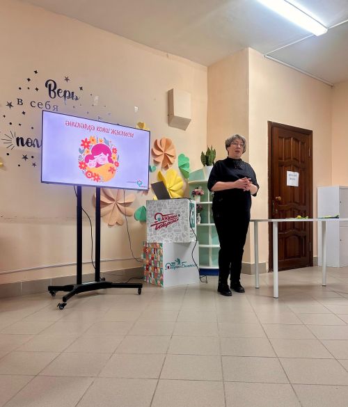 «Факел» клубында «Әниләрдә күңел җылысы» дип исемләнгән бәйрәм чарасы узды