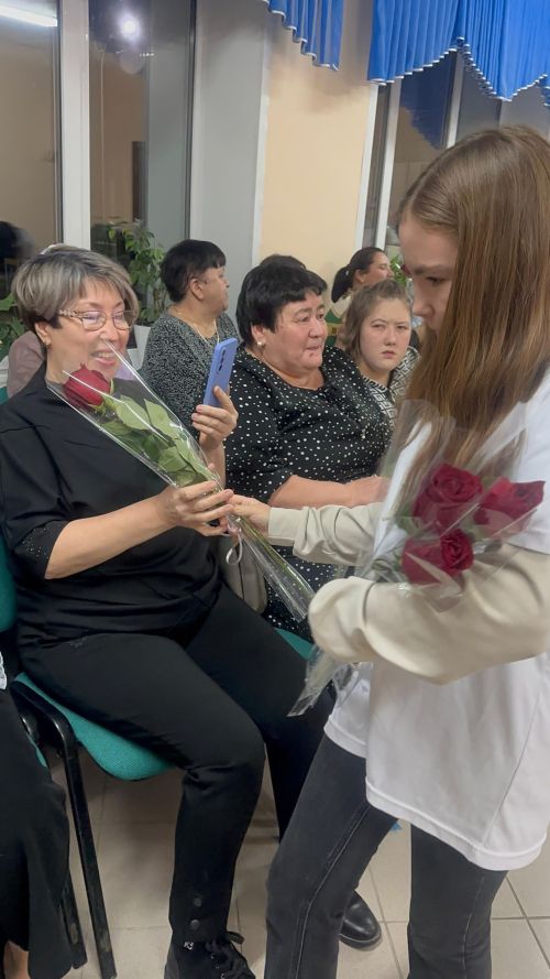 «Факел» клубында «Әниләрдә күңел җылысы» дип исемләнгән бәйрәм чарасы узды