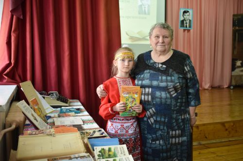 Николай Никифоров лыдӟисьёсыз доры «Гондыр эктон» книгаеныз берытскиз