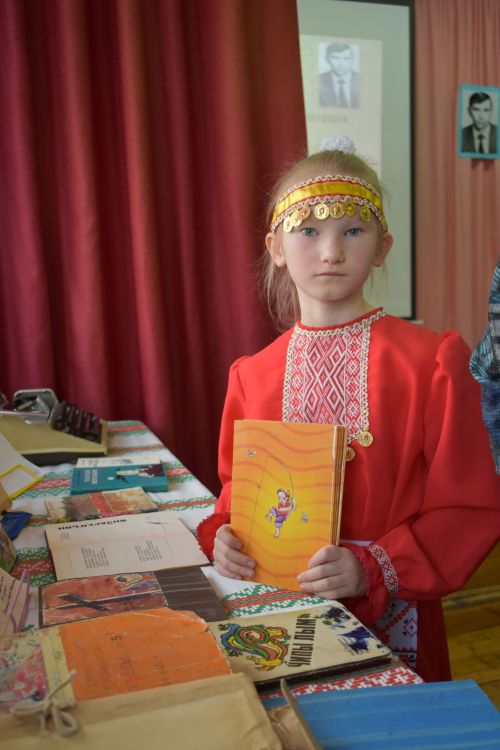 Николай Никифоров лыдӟисьёсыз доры «Гондыр эктон» книгаеныз берытскиз
