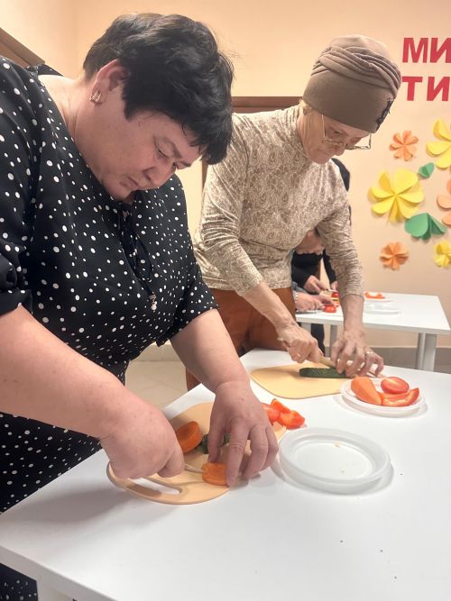 «Факел» клубында «Әниләрдә күңел җылысы» дип исемләнгән бәйрәм чарасы узды