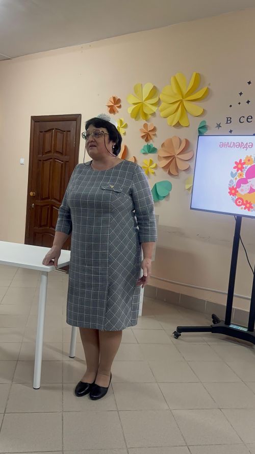 «Факел» клубында «Әниләрдә күңел җылысы» дип исемләнгән бәйрәм чарасы узды