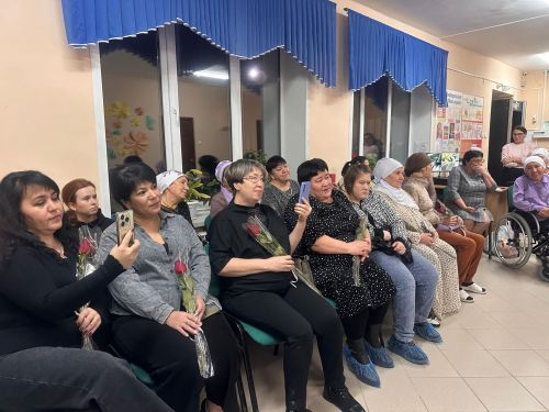 «Факел» клубында «Әниләрдә күңел җылысы» дип исемләнгән бәйрәм чарасы узды