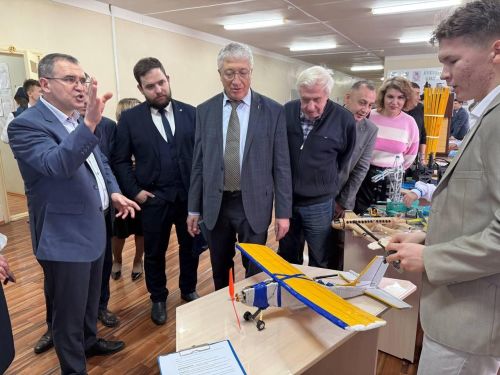Смәел мәктәбендә «КАИ — тормышка канатлар» фәнни-гамәли конференциясе үтте