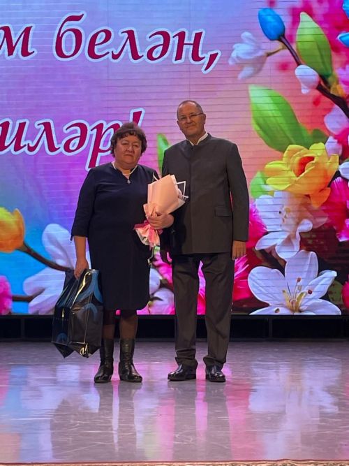 Балтачта уллары махсус хәрби операциядә катнашучы әниләрне юбилейлары белән котладылар