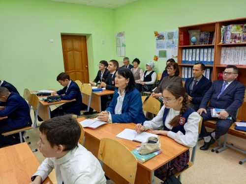 Нөнәгәр мәктәбендә  директор урынбасарлары өчен семинар узды