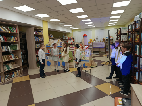 Балтач үзәк китапханәсендә “Әниләрнең елмаюы бәхетле итә безне” бәйрәм тамашасы үтте