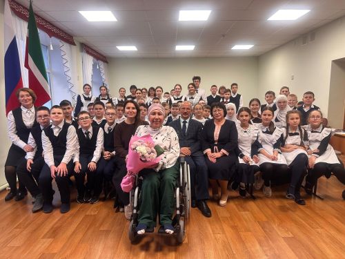 Сосна мәктәбендә «Көчле рухлылар олы бәхеткә лаек» дип исемләнгән очрашу кичәсе узды