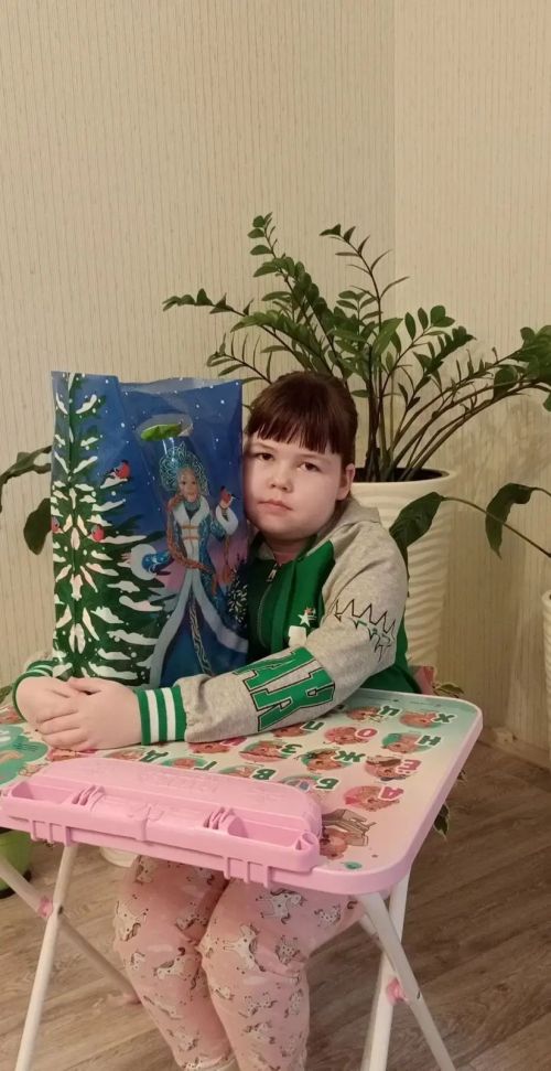 Балтач үзәк  хастаханәсе профсоюзы хезмәткәрләренең мөмкинлекләре чикләнгән балаларын бүләкләр белән куандырган