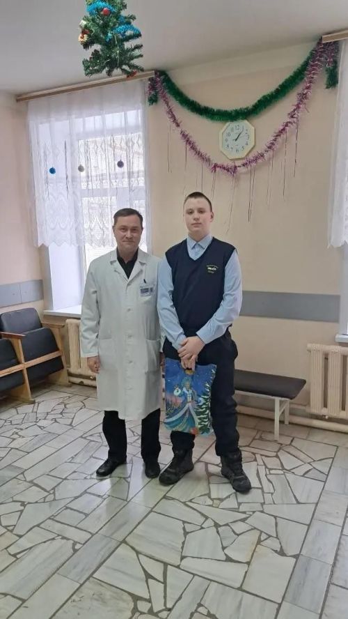Балтач үзәк  хастаханәсе профсоюзы хезмәткәрләренең мөмкинлекләре чикләнгән балаларын бүләкләр белән куандырган
