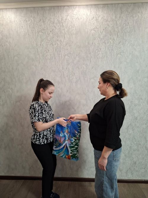 Балтач үзәк  хастаханәсе профсоюзы хезмәткәрләренең мөмкинлекләре чикләнгән балаларын бүләкләр белән куандырган