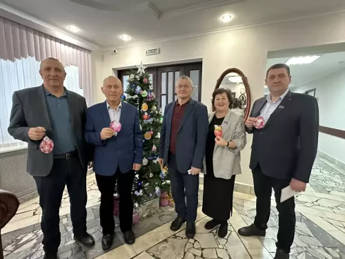Балтачта җитәкчеләр «Теләкләр чыршысы» акциясенә кушылды