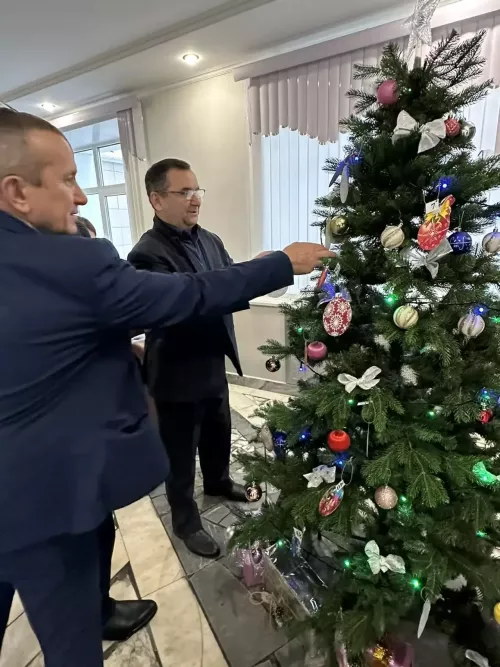 Балтачта җитәкчеләр «Теләкләр чыршысы» акциясенә кушылды