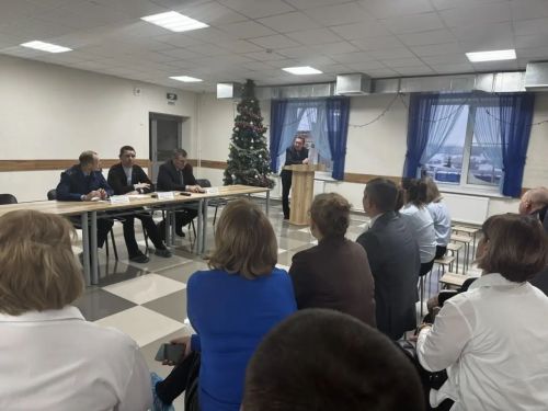 Аграр көллияттә балигъ булмаганнар белән эшләү һәм аларның хокукларын яклау комиссиясенең киңәйтелгән утырышы узды