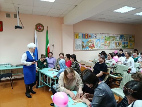 Түнтәрдә әниләрнең юл хәрәкәте кагыйдәләрен ни дәрәҗәдә белүләрен тикшерделәр