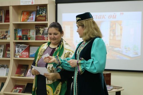 Балтач үзәк китапханәсендә узган «Аулак өй»дә «Фикердәш» клубы вәкилләре катнашты
