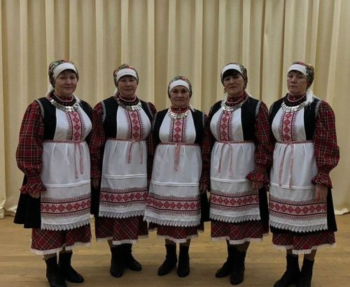 300 пала адями одӥг вожвылъяськонын