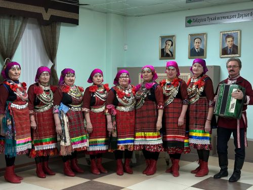 300 пала адями одӥг вожвылъяськонын